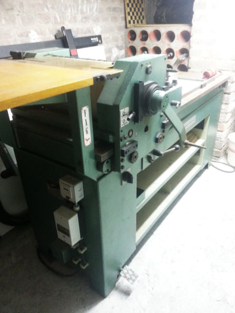 Unfortunately, only 2 unsharp images and a short description with the auction.