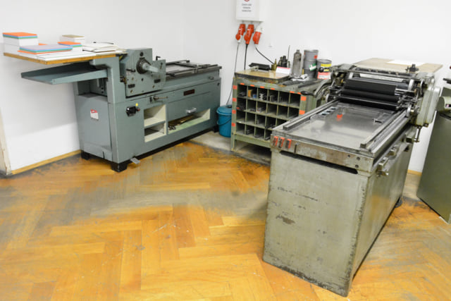 Left: Our FAG Control 405, Right: Our FAG Standard 510